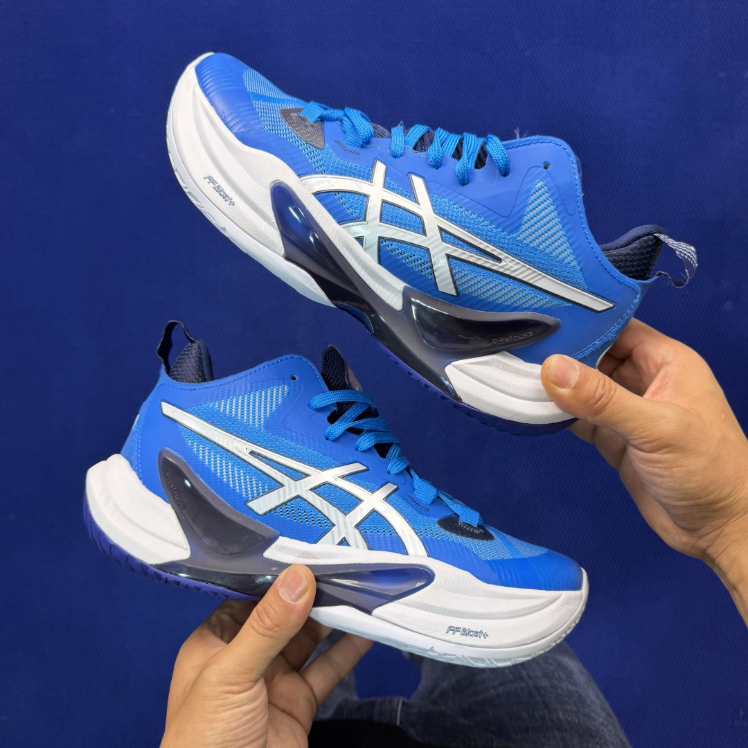 亚瑟士中帮训练鞋！Asics Metarise 2.0树脂加工的网眼材料的鞋面结构为脚的运动提供了耐用性