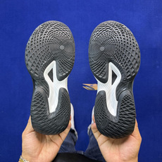 亚瑟士中帮训练鞋!Asics Metarise 2.0树脂加工的网眼材料的鞋面结构为脚的运动提供了耐用性 亚瑟士中帮训练鞋!Asics Metarise 2.0树脂加工的网眼材料的鞋面结构为脚的运动提供了耐用性