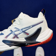 亚瑟士中帮训练鞋!Asics Metarise 2.0树脂加工的网眼材料的鞋面结构为脚的运动提供了耐用性 亚瑟士中帮训练鞋!Asics Metarise 2.0树脂加工的网眼材料的鞋面结构为脚的运动提供了耐用性