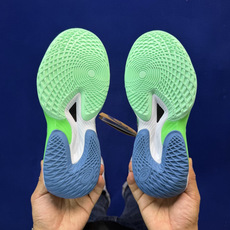亚瑟士中帮训练鞋!Asics Metarise 2.0树脂加工的网眼材料的鞋面结构为脚的运动提供了耐用性 亚瑟士中帮训练鞋!Asics Metarise 2.0树脂加工的网眼材料的鞋面结构为脚的运动提供了耐用性
