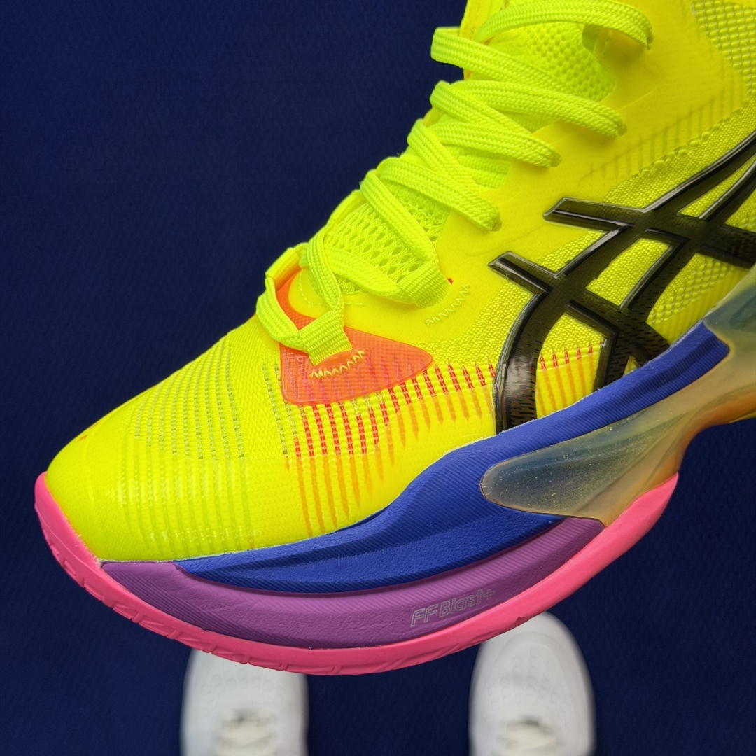 亚瑟士中帮训练鞋！Asics Metarise 2.0树脂加工的网眼材料的鞋面结构为脚的运动提供了耐用性