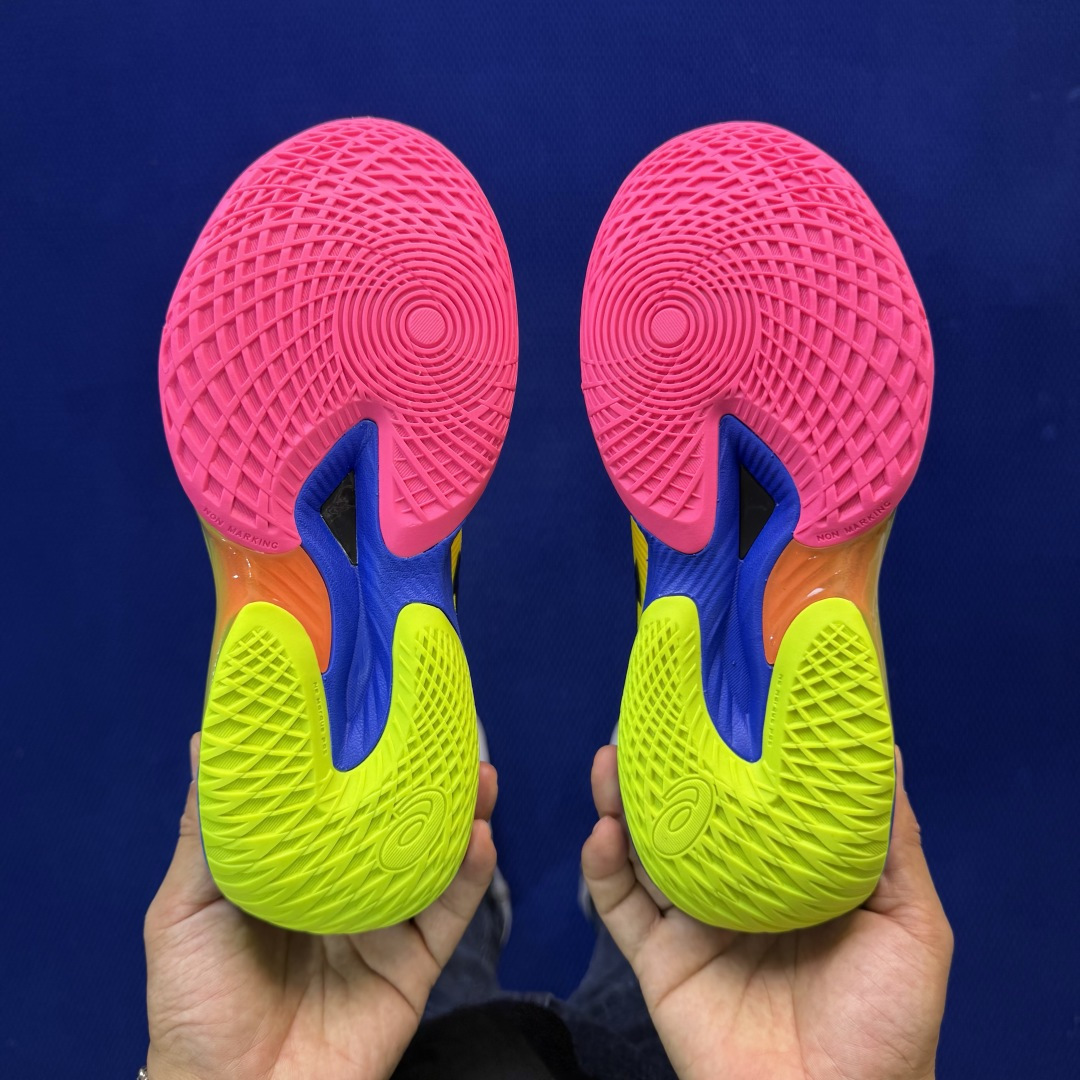 亚瑟士中帮训练鞋！Asics Metarise 2.0树脂加工的网眼材料的鞋面结构为脚的运动提供了耐用性