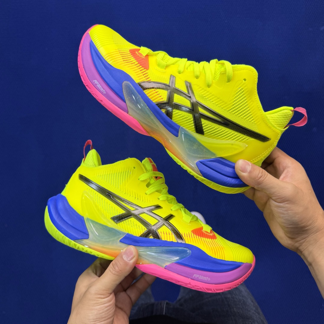 亚瑟士中帮训练鞋！Asics Metarise 2.0树脂加工的网眼材料的鞋面结构为脚的运动提供了耐用性