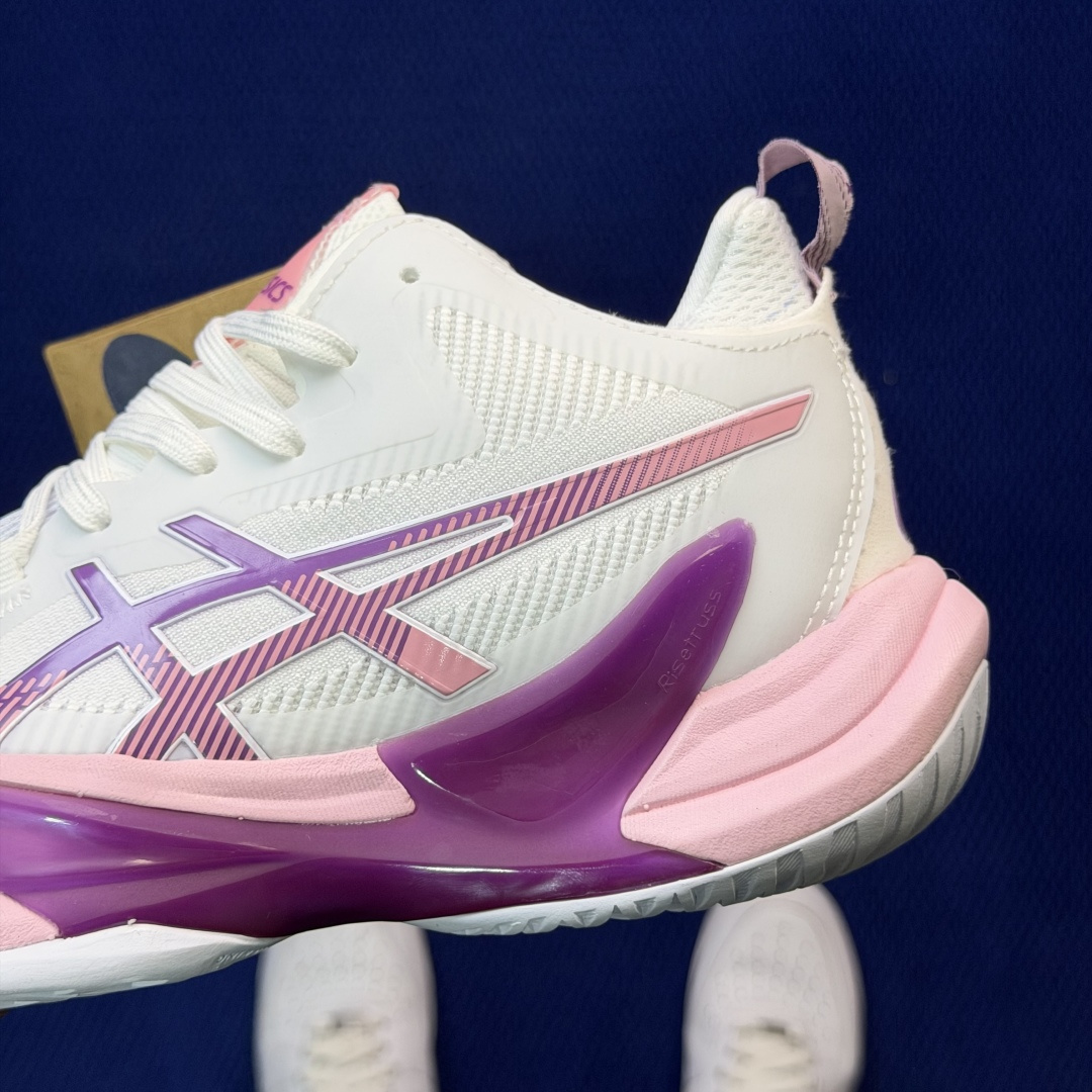 亚瑟士中帮训练鞋！Asics Metarise 2.0树脂加工的网眼材料的鞋面结构为脚的运动提供了耐用性