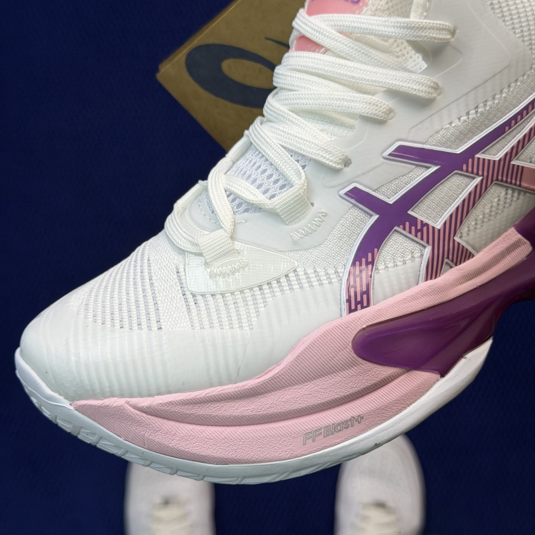 亚瑟士中帮训练鞋！Asics Metarise 2.0树脂加工的网眼材料的鞋面结构为脚的运动提供了耐用性