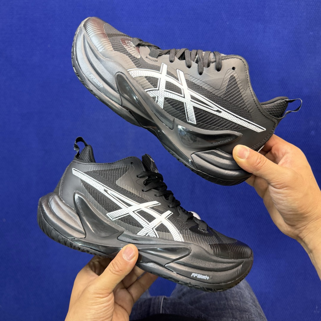 亚瑟士中帮训练鞋！Asics Metarise 2.0树脂加工的网眼材料的鞋面结构为脚的运动提供了耐用性
