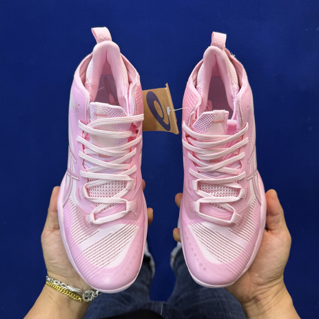 亚瑟士中帮训练鞋！Asics Metarise 2.0树脂加工的网眼材料的鞋面结构为脚的运动提供了耐用性