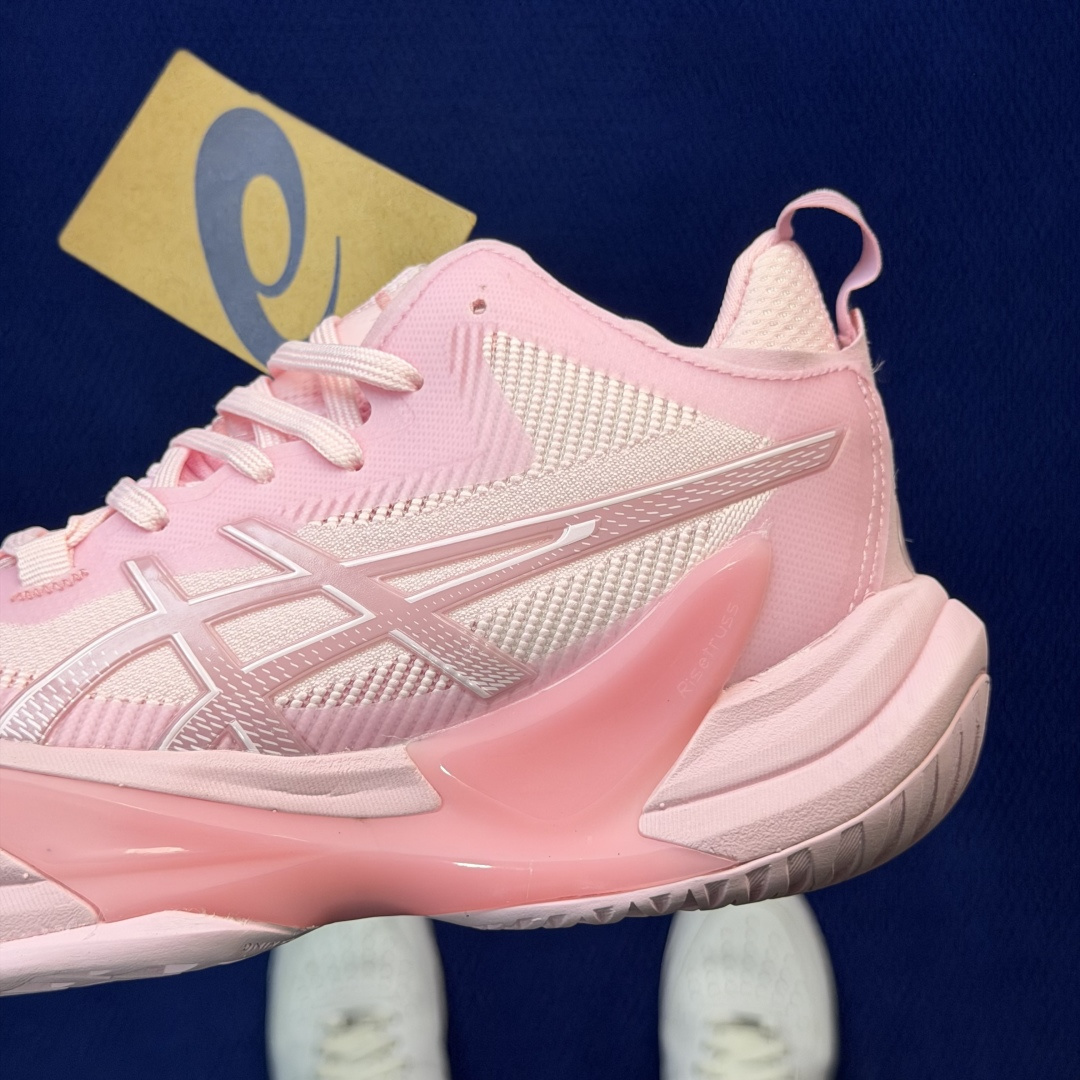 亚瑟士中帮训练鞋！Asics Metarise 2.0树脂加工的网眼材料的鞋面结构为脚的运动提供了耐用性