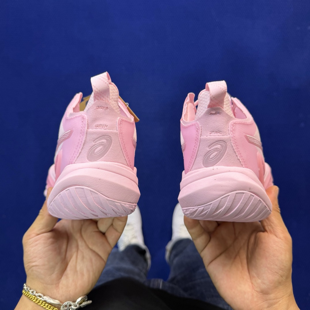 亚瑟士中帮训练鞋！Asics Metarise 2.0树脂加工的网眼材料的鞋面结构为脚的运动提供了耐用性