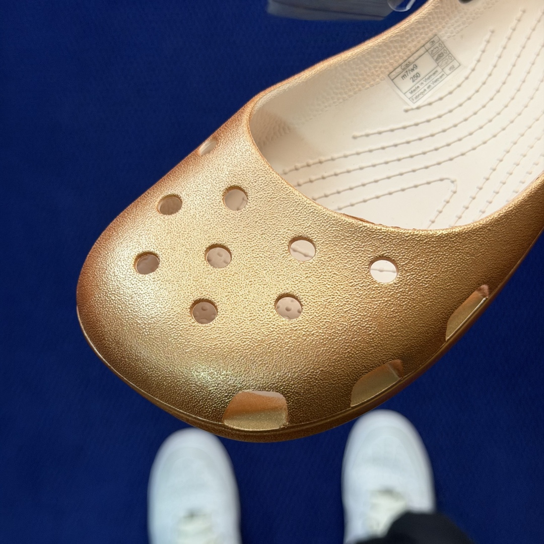 Crocs卡骆驰 洞洞鞋 芭蕾🩰-玫瑰金原厂数据复模，双层注塑尺码：M3-M7 / 34-40M3=34