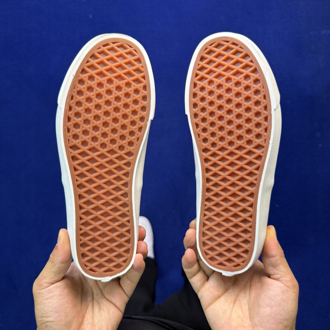虎扑版！Vans Authentic 安纳海姆 051V纯原级别外贸订单！万斯经典 硫化帆布板鞋正品海鸥