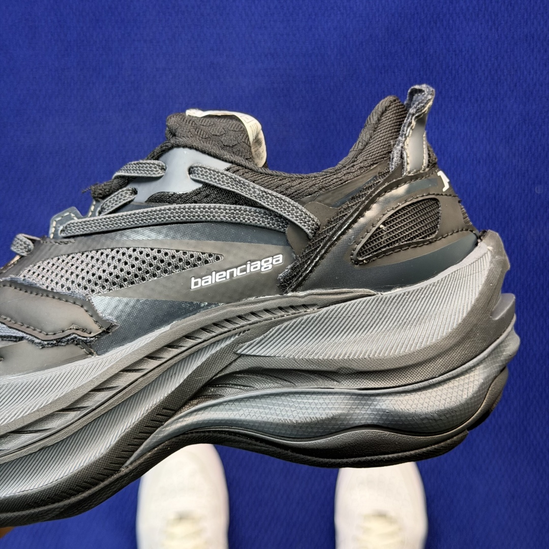 巴黎世家26代 Balenciaga巴黎世家 Jet 压纹印花 圆头厚底4.25cm 低帮 老爹鞋 黑色