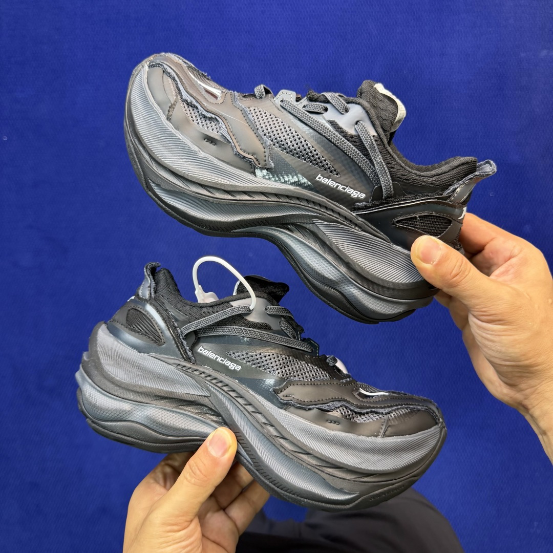 巴黎世家26代 Balenciaga巴黎世家 Jet 压纹印花 圆头厚底4.25cm 低帮 老爹鞋 黑色