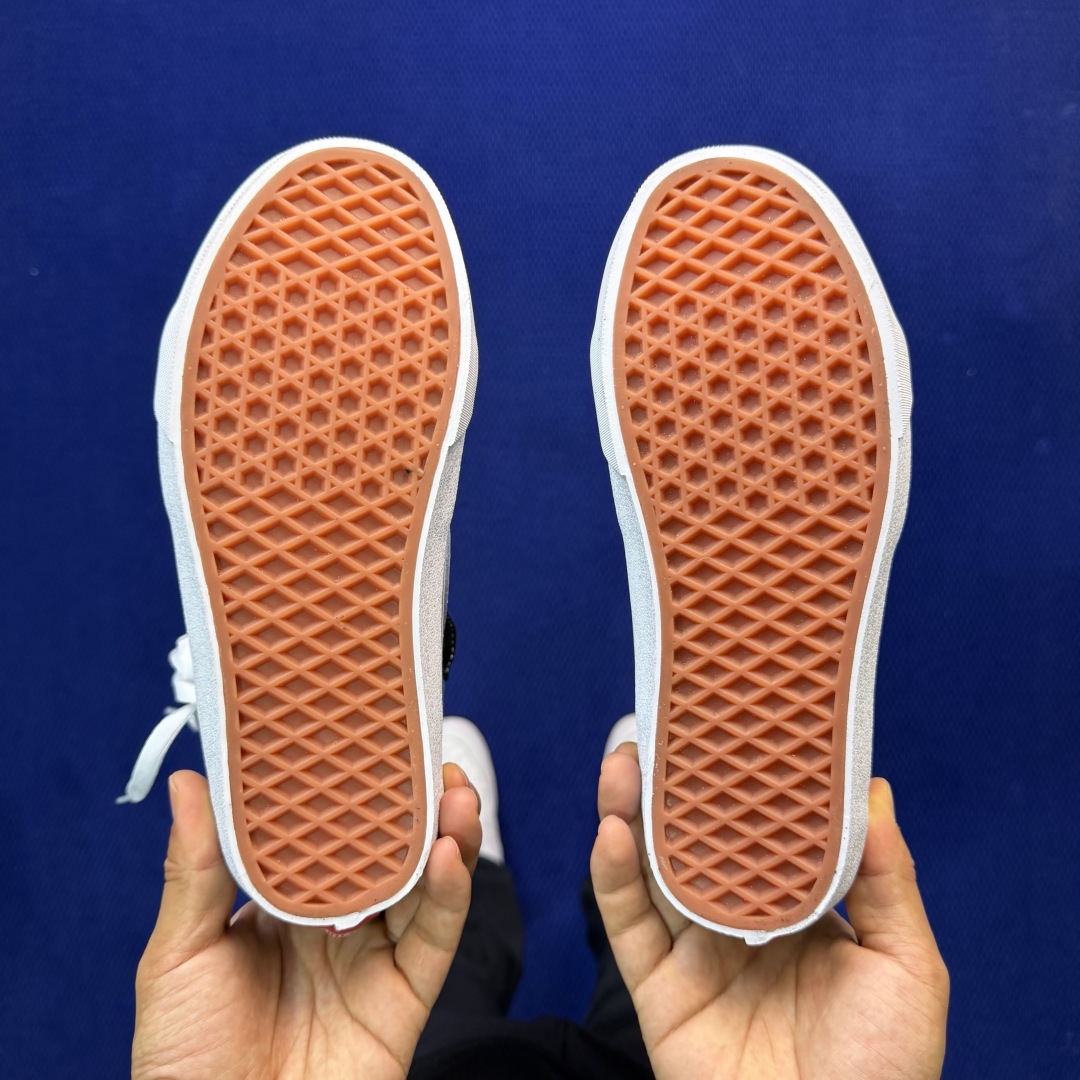 虎扑版！Vans Sk8-Hi 高帮 097V纯原级别外贸订单！万斯经典 硫化帆布板鞋正品海鸥线 鞋头包