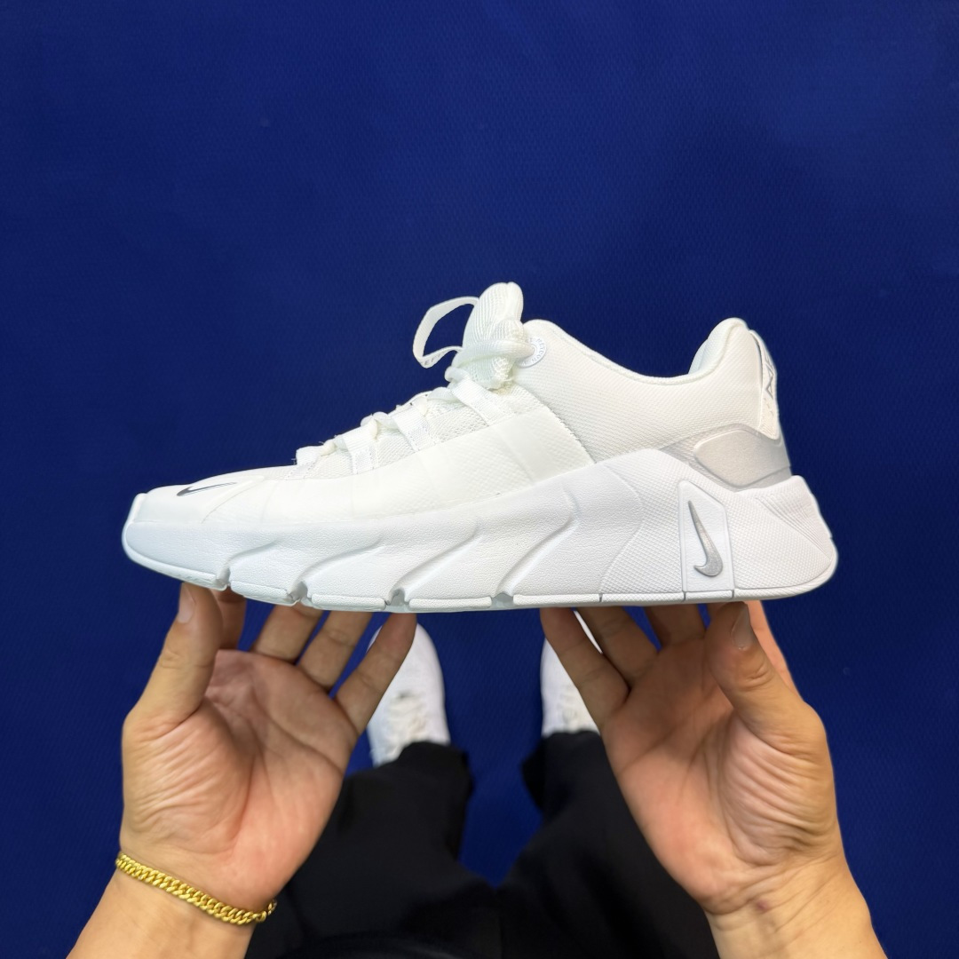 Nike Free Metcon 7 综合训练鞋货号：II7406-102 尺码：36-46带半码