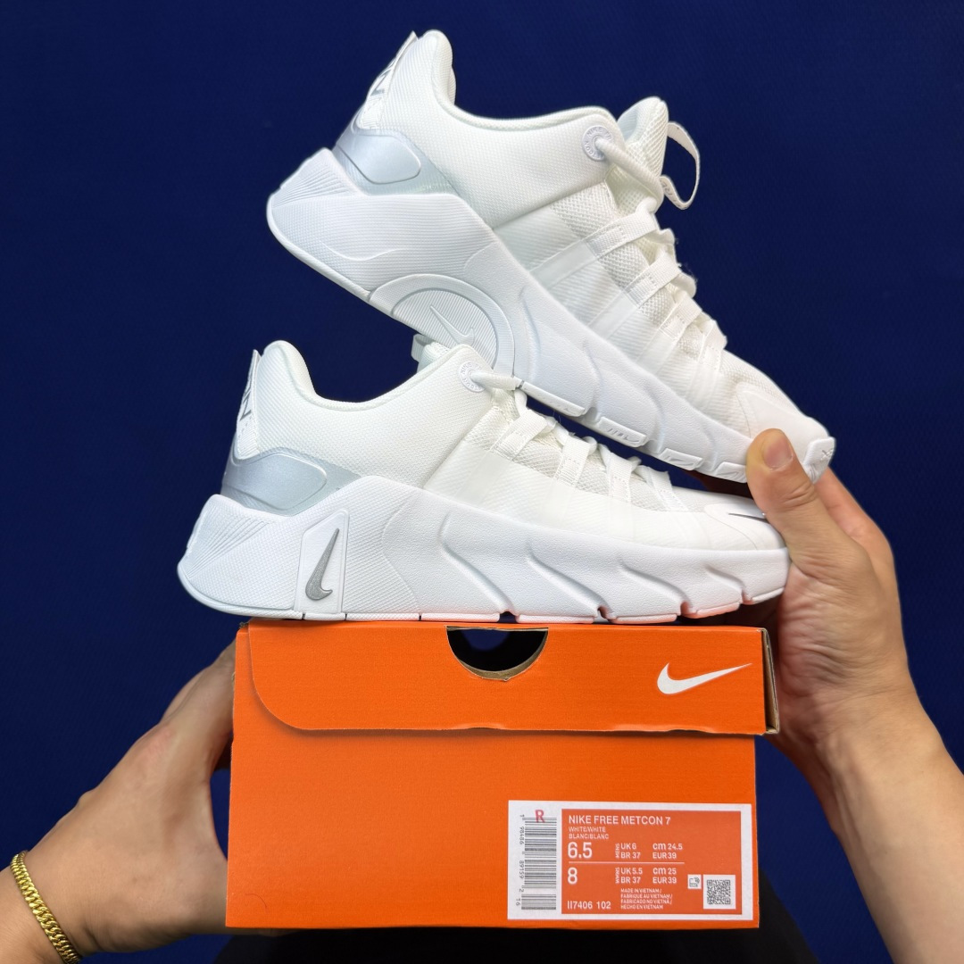 Nike Free Metcon 7 综合训练鞋货号：II7406-102 尺码：36-46带半码