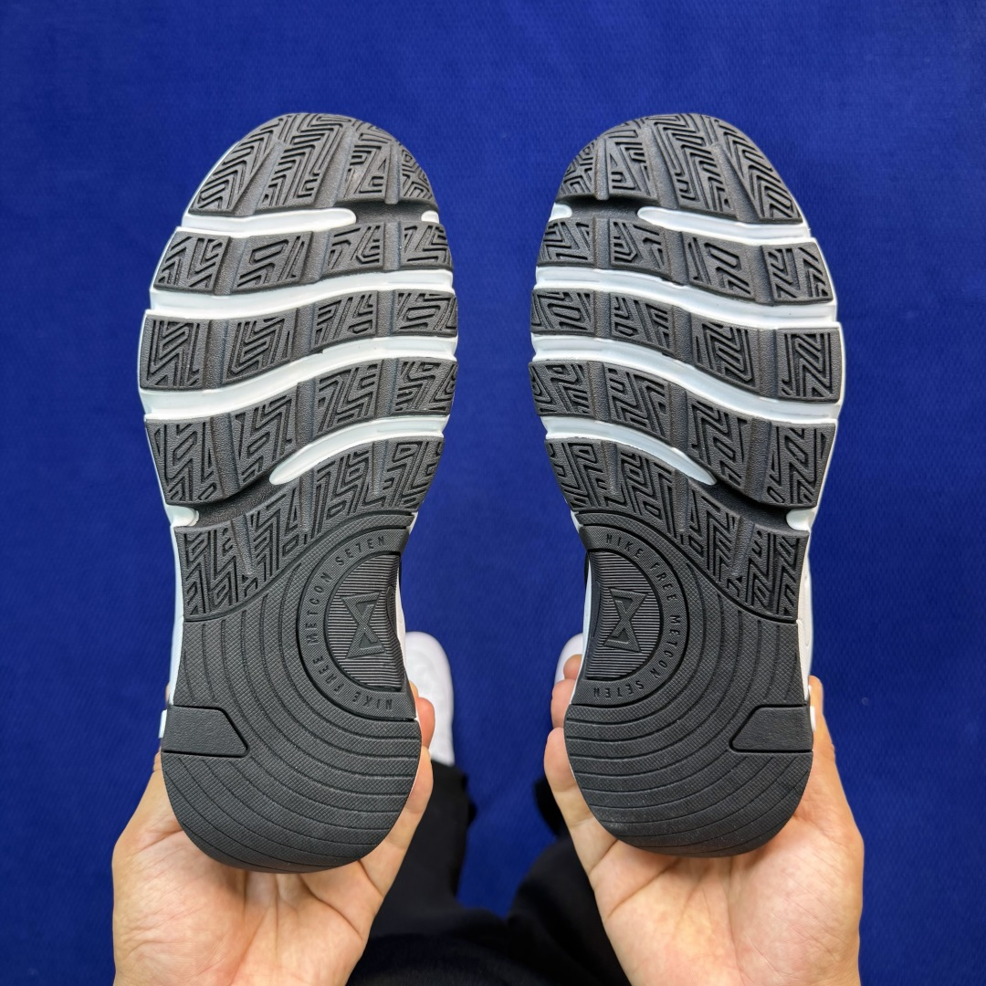 Nike Free Metcon 7 综合训练鞋货号：II7406-003 尺码：36-46带半码
