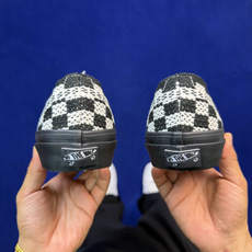 虎扑版!Vans Authentic 安纳海姆 格子布黑白 154V纯原级别外贸订单!万斯经典 硫化帆布 虎扑版!Vans Authentic 安纳海姆 格子布黑白 154V纯原级别外贸订单!万斯经典 硫化帆布