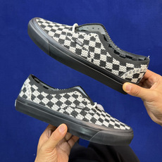 虎扑版!Vans Authentic 安纳海姆 格子布黑白 154V纯原级别外贸订单!万斯经典 硫化帆布 虎扑版!Vans Authentic 安纳海姆 格子布黑白 154V纯原级别外贸订单!万斯经典 硫化帆布