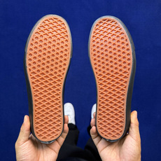虎扑版!Vans Authentic 安纳海姆 格子布黑白 154V纯原级别外贸订单!万斯经典 硫化帆布 虎扑版!Vans Authentic 安纳海姆 格子布黑白 154V纯原级别外贸订单!万斯经典 硫化帆布
