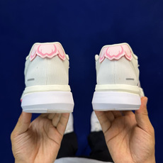 阿迪达跑鞋:波士顿13 第10色:白银粉adidas Adizero Boston 13 马拉松跑步鞋货 阿迪达跑鞋:波士顿13 第10色:白银粉adidas Adizero Boston 13 马拉松跑步鞋货