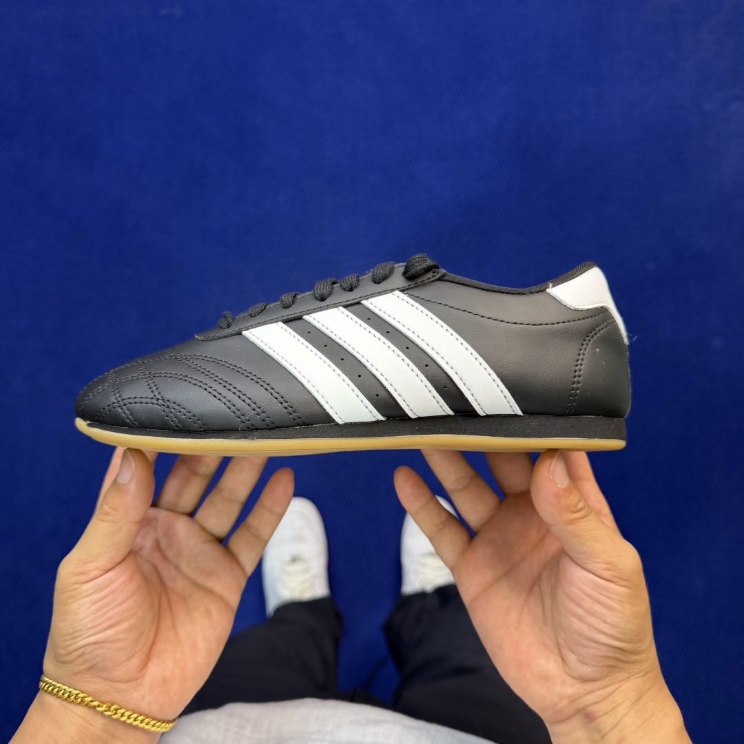 adidas originals Taekwondo 跆拳道训练鞋货号：JS1193 系带黑色尺码：36