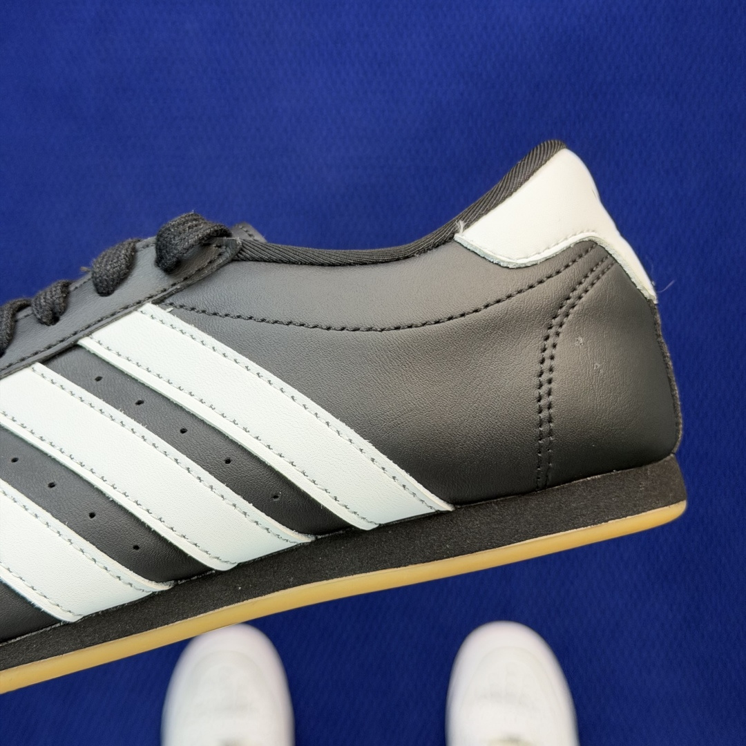 adidas originals Taekwondo 跆拳道训练鞋货号：JS1193 系带黑色尺码：36