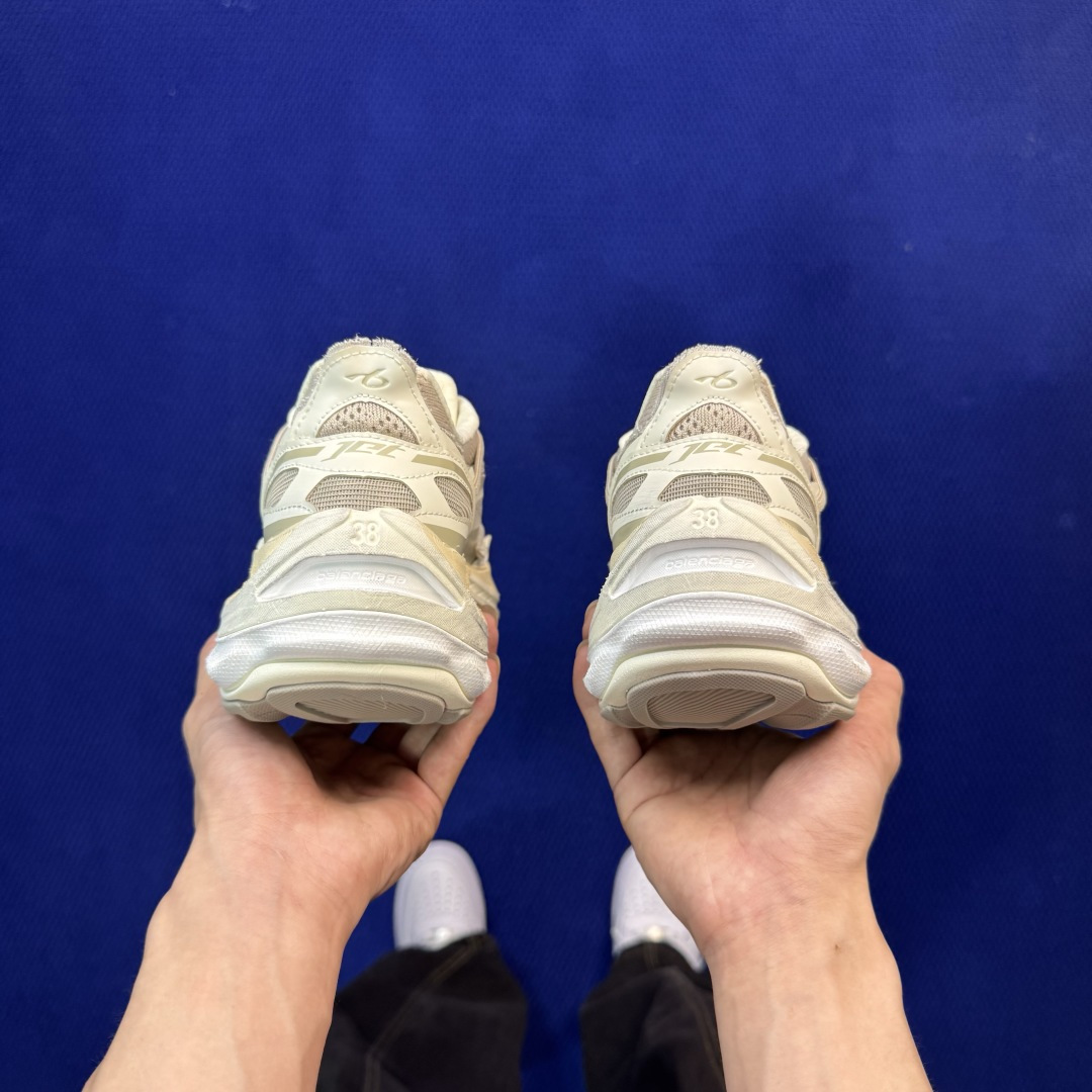 巴黎世家26代 Balenciaga巴黎世家 Jet 压纹印花 圆头厚底4.25cm 低帮 老爹鞋 米色