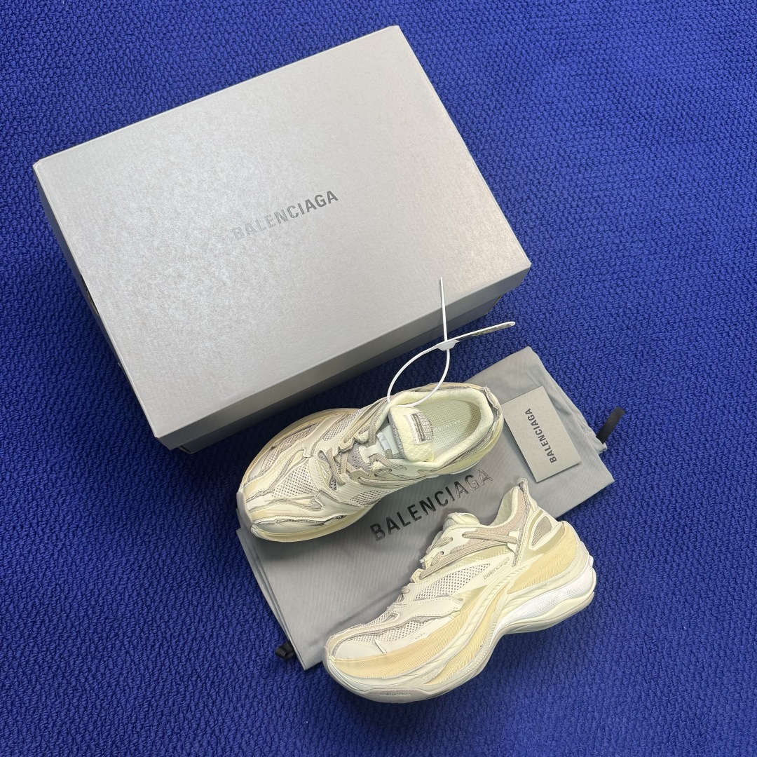 巴黎世家26代 Balenciaga巴黎世家 Jet 压纹印花 圆头厚底4.25cm 低帮 老爹鞋 米色