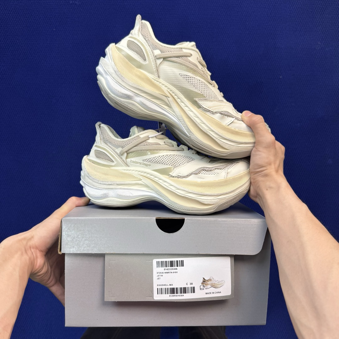 巴黎世家26代 Balenciaga巴黎世家 Jet 压纹印花 圆头厚底4.25cm 低帮 老爹鞋 米色