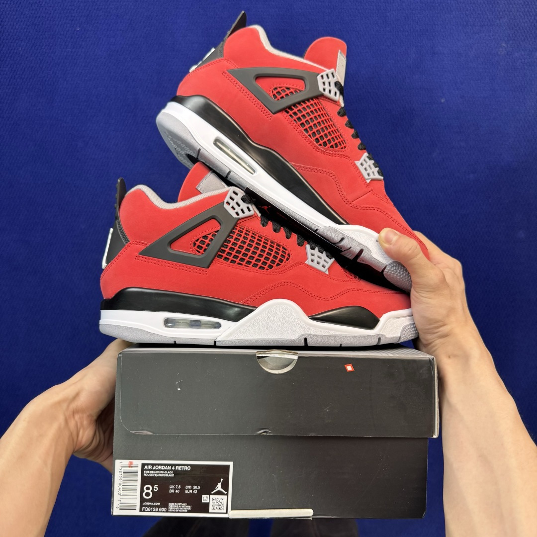 AJ4 复刻红色公牛