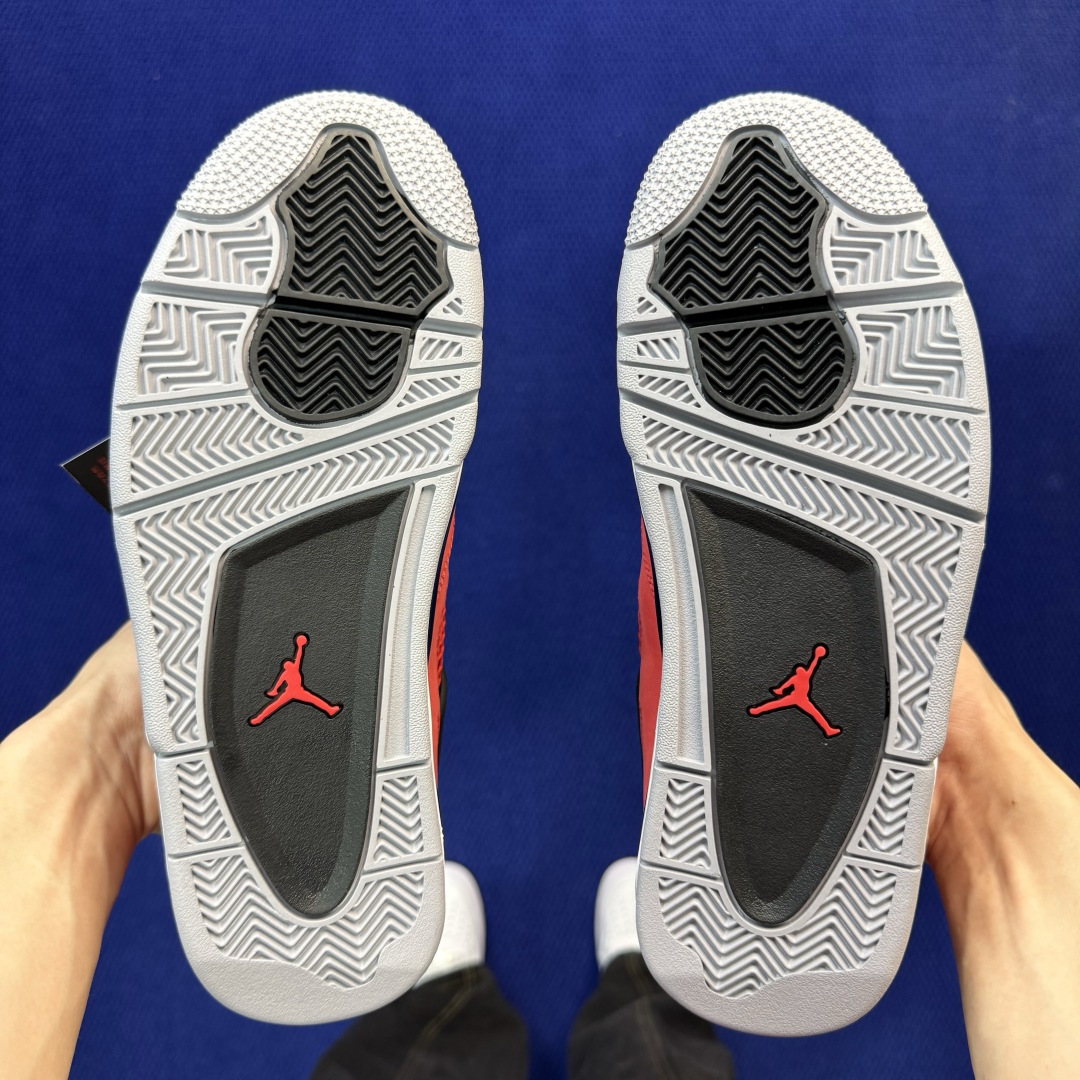 AJ4 复刻红色公牛