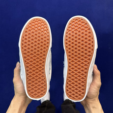 虎扑版!Vans Knu-Skool 低帮 KK55纯原级别外贸订单!万斯经典 硫化翻毛皮板鞋 粗宽立体 虎扑版!Vans Knu-Skool 低帮 KK55纯原级别外贸订单!万斯经典 硫化翻毛皮板鞋 粗宽立体