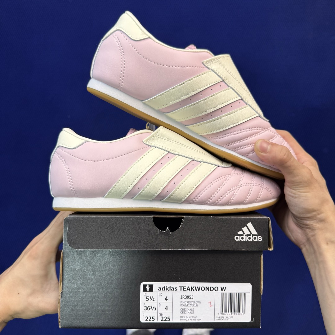 adidas originals Taekwondo 跆拳道训练鞋货号：JR3955 全包鞋舌粉米色尺码