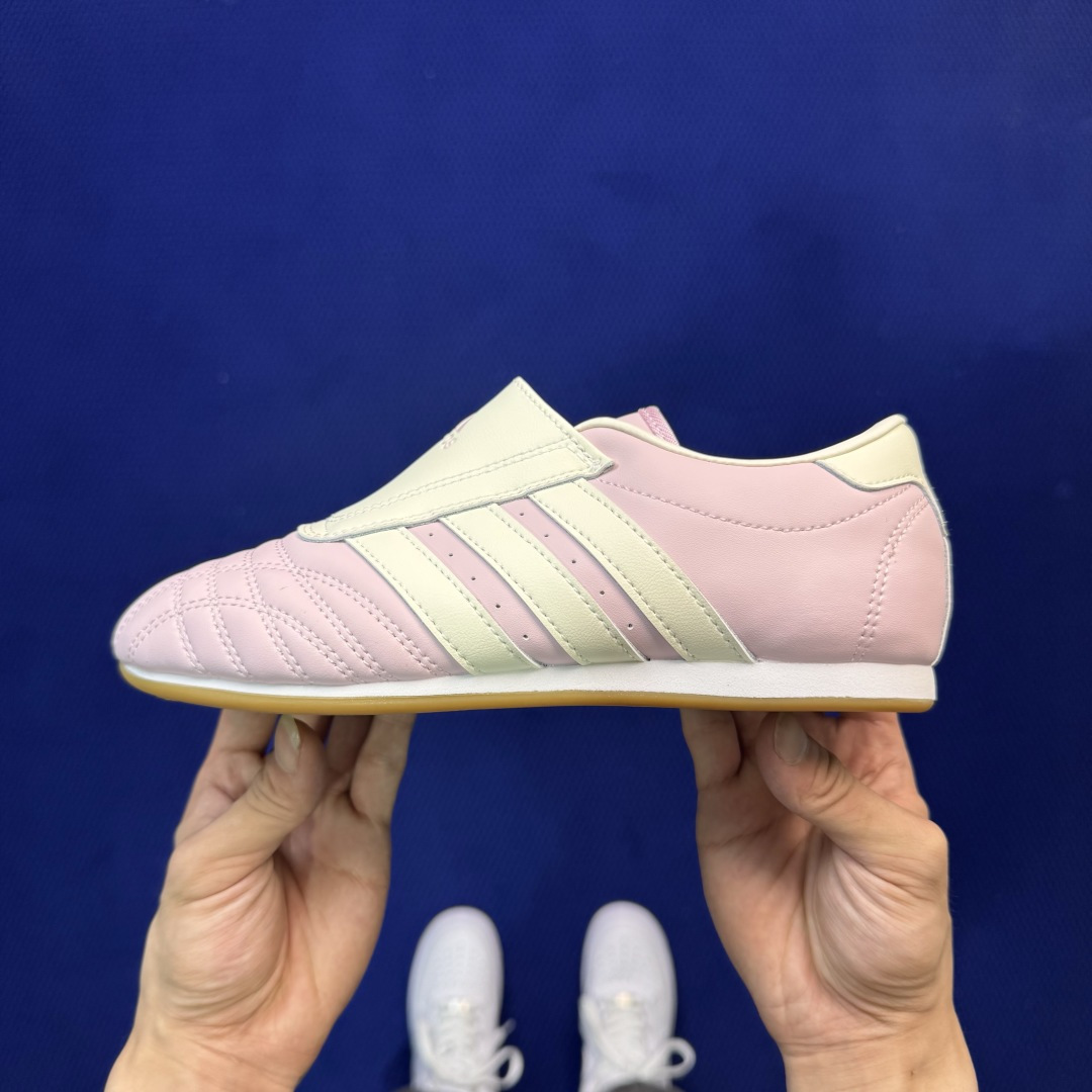 adidas originals Taekwondo 跆拳道训练鞋货号：JR3955 全包鞋舌粉米色尺码