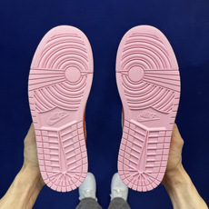 Travis Scott x Air Jordan Low OG 粉倒钩 Tropical Pink 低 Travis Scott x Air Jordan Low OG 粉倒钩 Tropical Pink 低