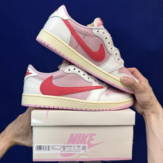 Travis Scott x Air Jordan Low OG 粉倒钩 Tropical Pink 低 Travis Scott x Air Jordan Low OG 粉倒钩 Tropical Pink 低