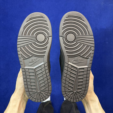 Travis Scott x Air Jordan Low 倒钩9.0丝绒摩卡完美品质出货 进口头层皮料 Travis Scott x Air Jordan Low 倒钩9.0丝绒摩卡完美品质出货 进口头层皮料
