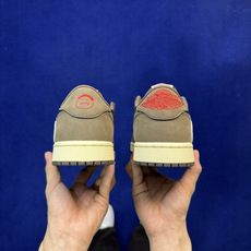 Travis Scott x Air Jordan Low 倒钩1.0初代深棕完美品质出货 进口头层皮料 Travis Scott x Air Jordan Low 倒钩1.0初代深棕完美品质出货 进口头层皮料