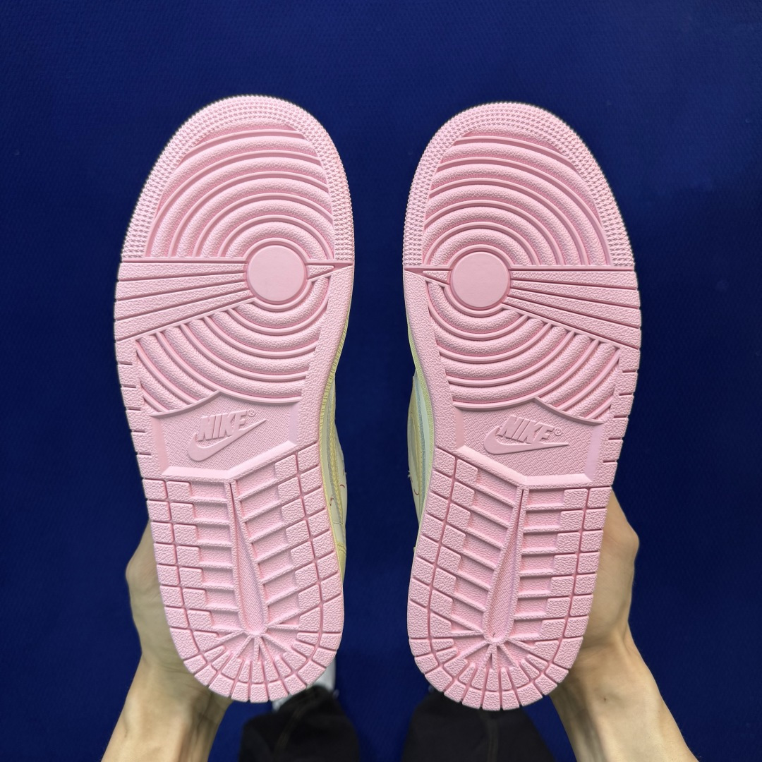 Travis Scott x Air Jordan Low 粉倒钩Shy Pink完美品质出货 进口头层