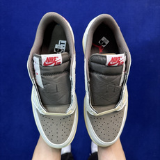 Travis Scott x Air Jordan 1 Low OG SP 倒钩3.0 反转摩卡完美品质 Travis Scott x Air Jordan 1 Low OG SP 倒钩3.0 反转摩卡完美品质