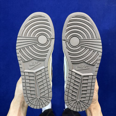 Travis Scott x Air Jordan 1 Low OG SP 倒钩3.0 反转摩卡完美品质 Travis Scott x Air Jordan 1 Low OG SP 倒钩3.0 反转摩卡完美品质