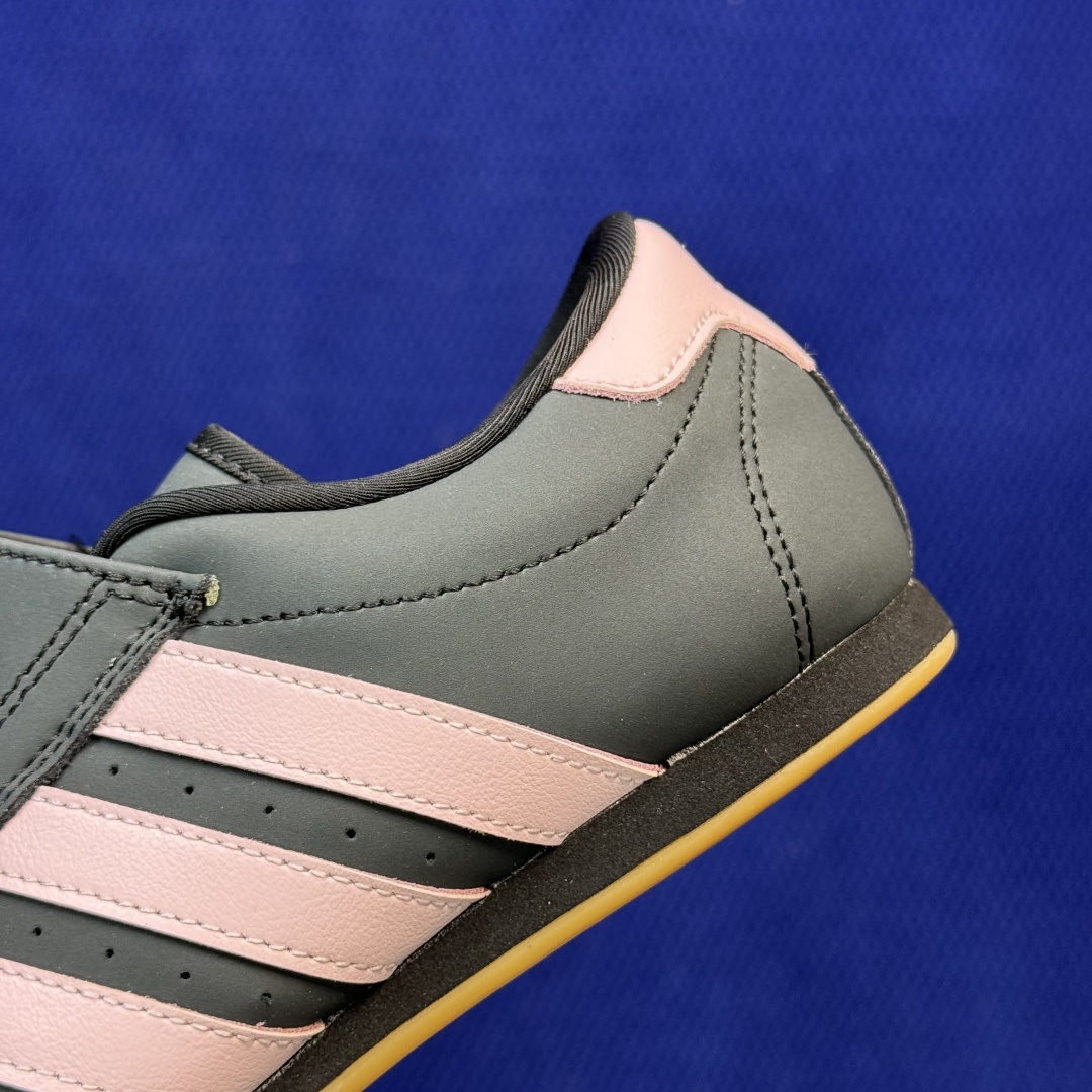adidas originals Taekwondo 跆拳道训练鞋第8色: 全包鞋舌黑色粉标货号：JR4