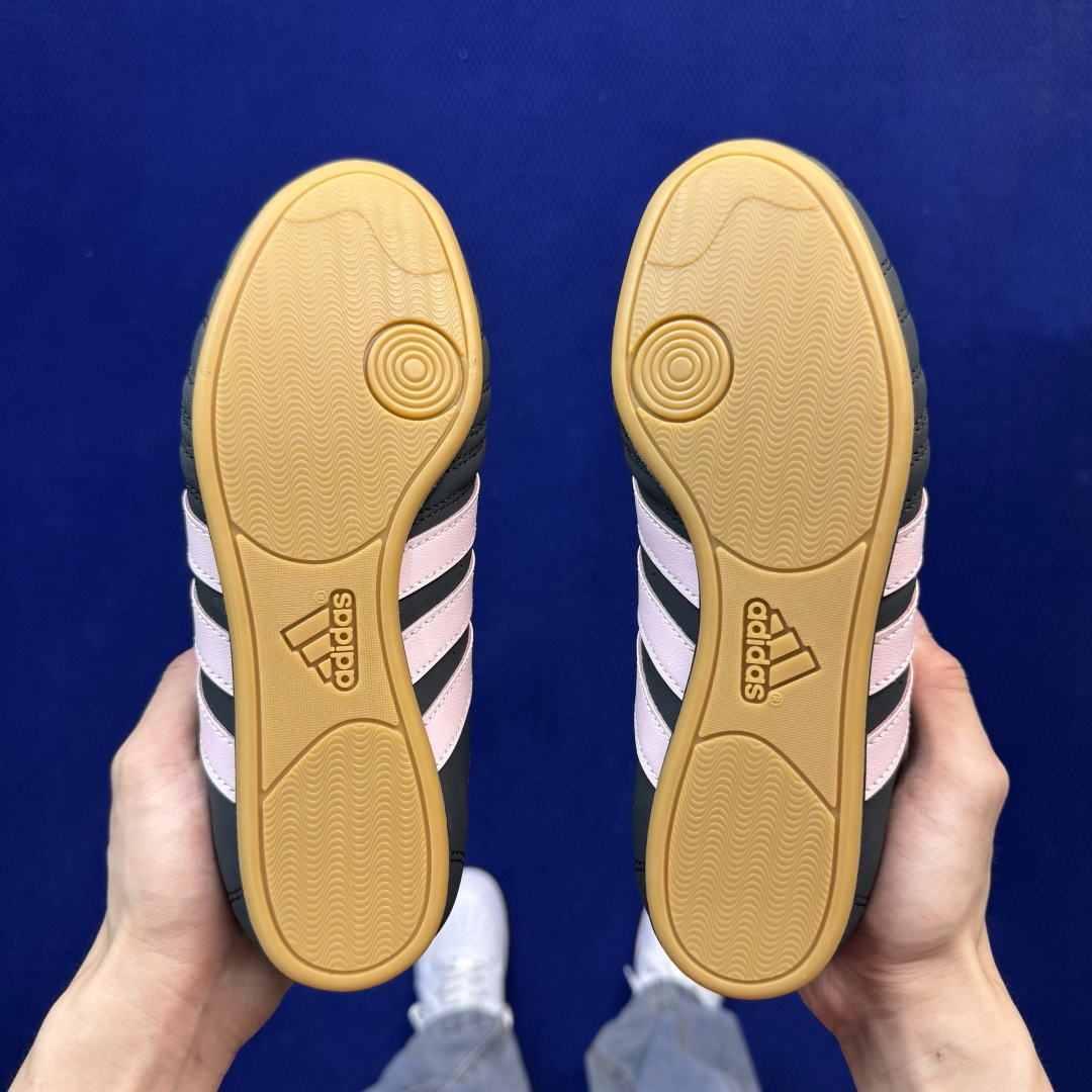 adidas originals Taekwondo 跆拳道训练鞋第8色: 全包鞋舌黑色粉标货号：JR4