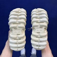 Crocs卡骆驰 洞洞鞋 魔术贴波纹3色!骨白原厂数据复模,双层注塑尺码:M3-M7 / 34-40M3 Crocs卡骆驰 洞洞鞋 魔术贴波纹3色!骨白原厂数据复模,双层注塑尺码:M3-M7 / 34-40M3