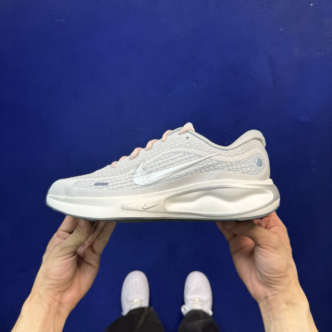 Nike Journey Run 休闲跑步鞋 第6色:灰粉 货号：女鞋FJ7765-006 尺码：36-40带半码
