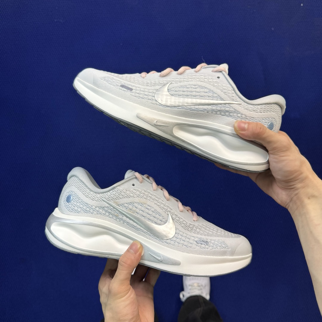Nike Journey Run 休闲跑步鞋 第6色:灰粉 货号：女鞋FJ7765-006 尺码：36-40带半码
