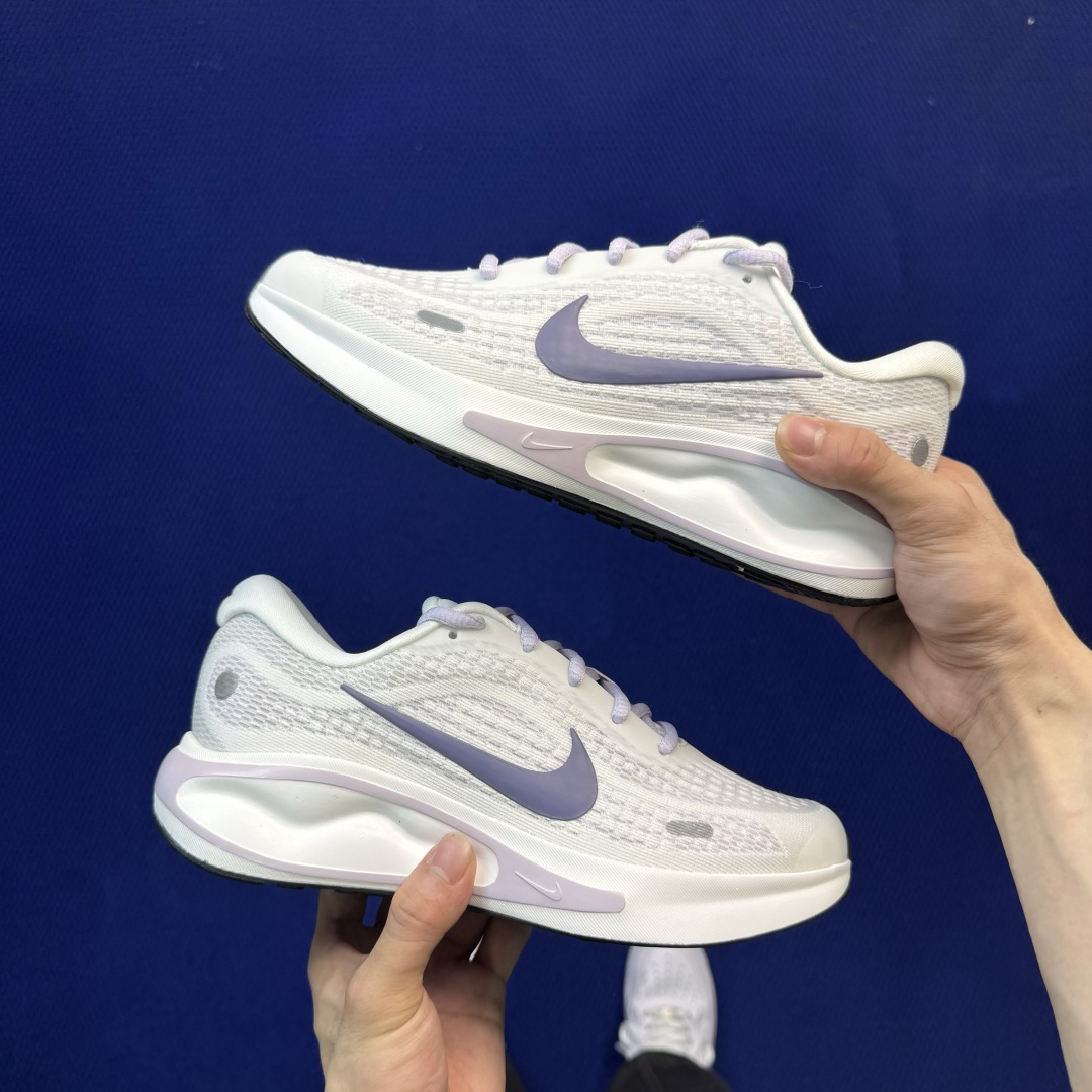 Nike Journey Run 休闲跑步鞋 第4色:白紫 货号：女鞋FJ7765-100 尺码：36-40带半码