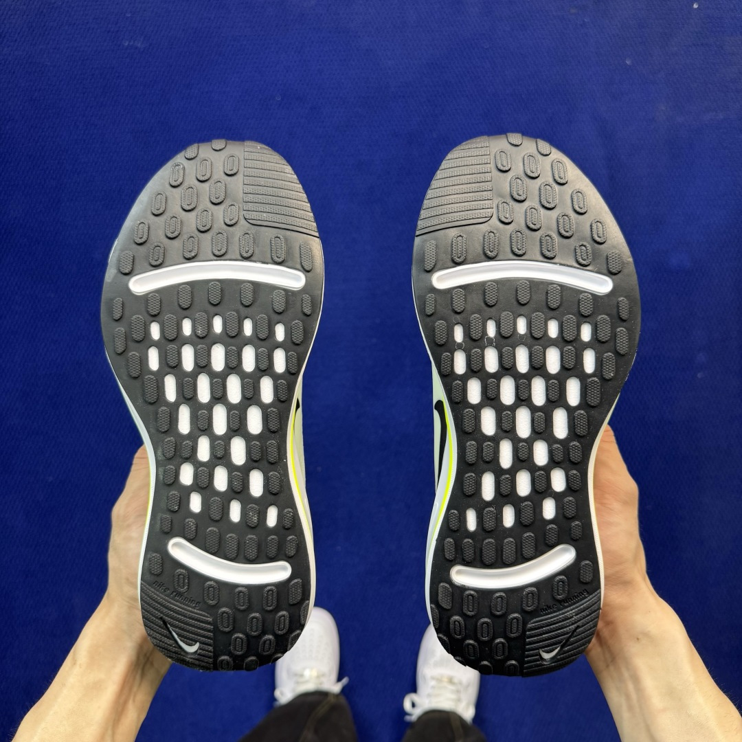 Nike Journey Run 休闲跑步鞋 第8色:白绿 货号：男鞋FN0228-700 尺码：39-45带半码