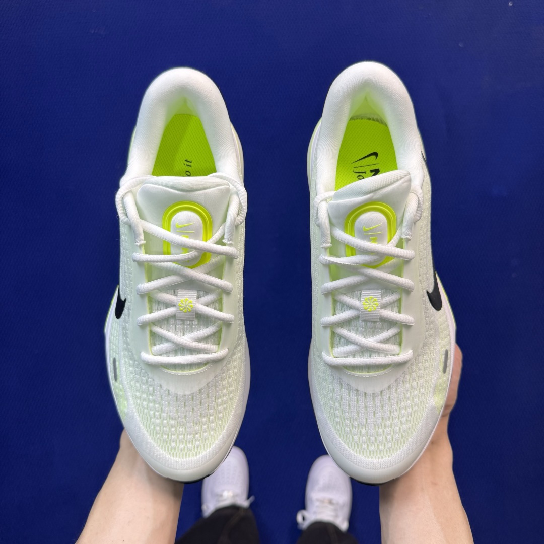 Nike Journey Run 休闲跑步鞋 第8色:白绿 货号：男鞋FN0228-700 尺码：39-45带半码
